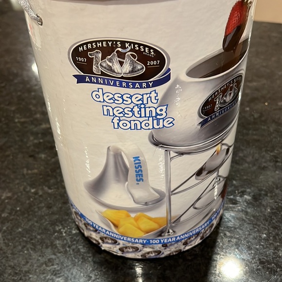 NWOT Hersey Kisses 100 year anniversary dessert nesting fondue set - Picture 3 of 8